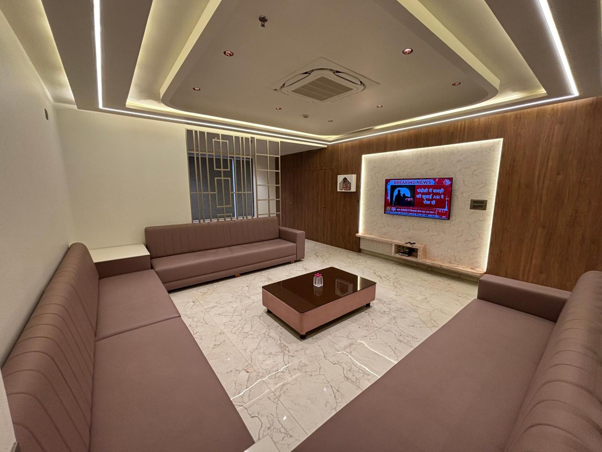 Hotel The Crown Inn Jhunjhunu Zewnętrze zdjęcie