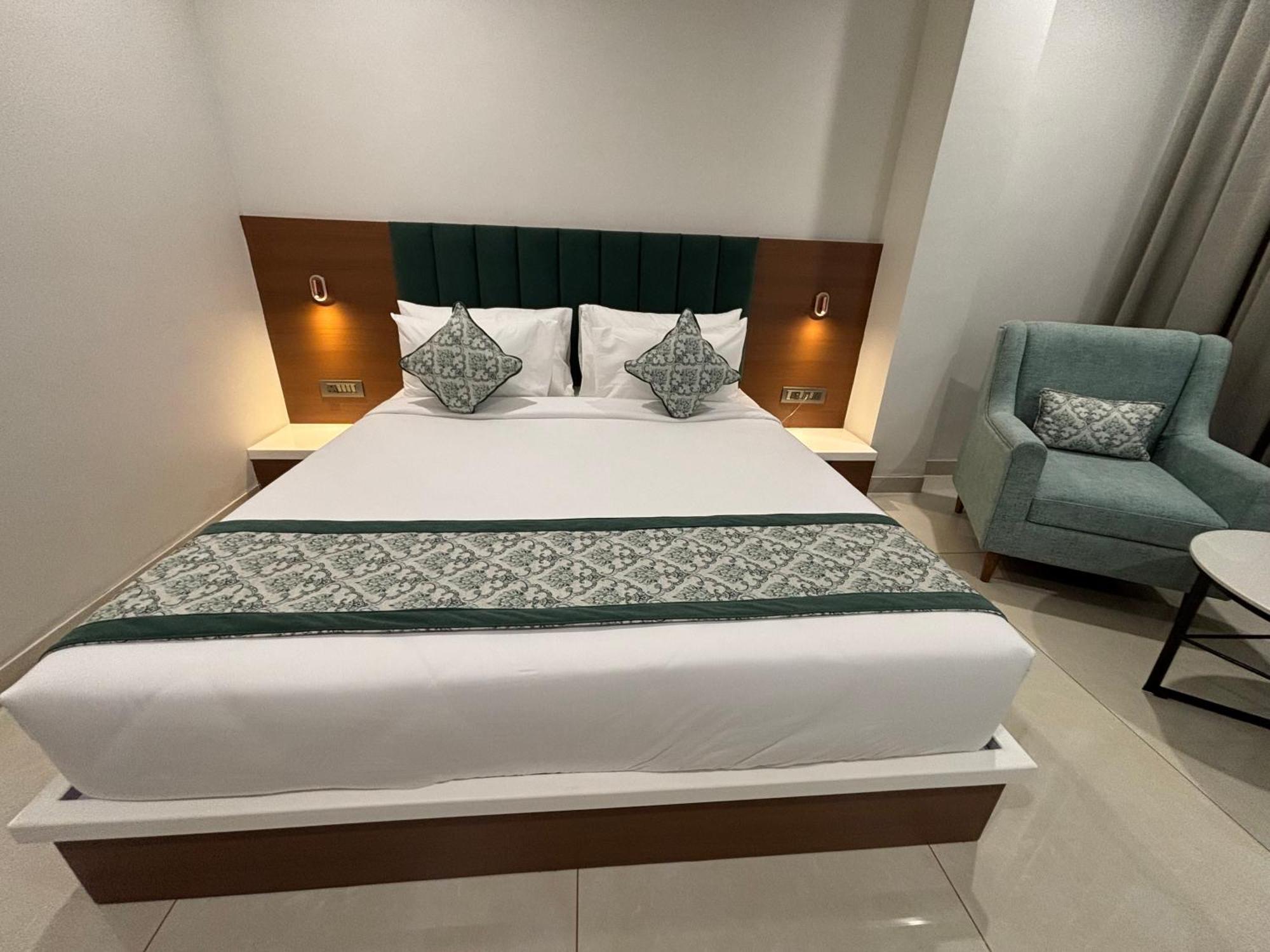 Hotel The Crown Inn Jhunjhunu Zewnętrze zdjęcie