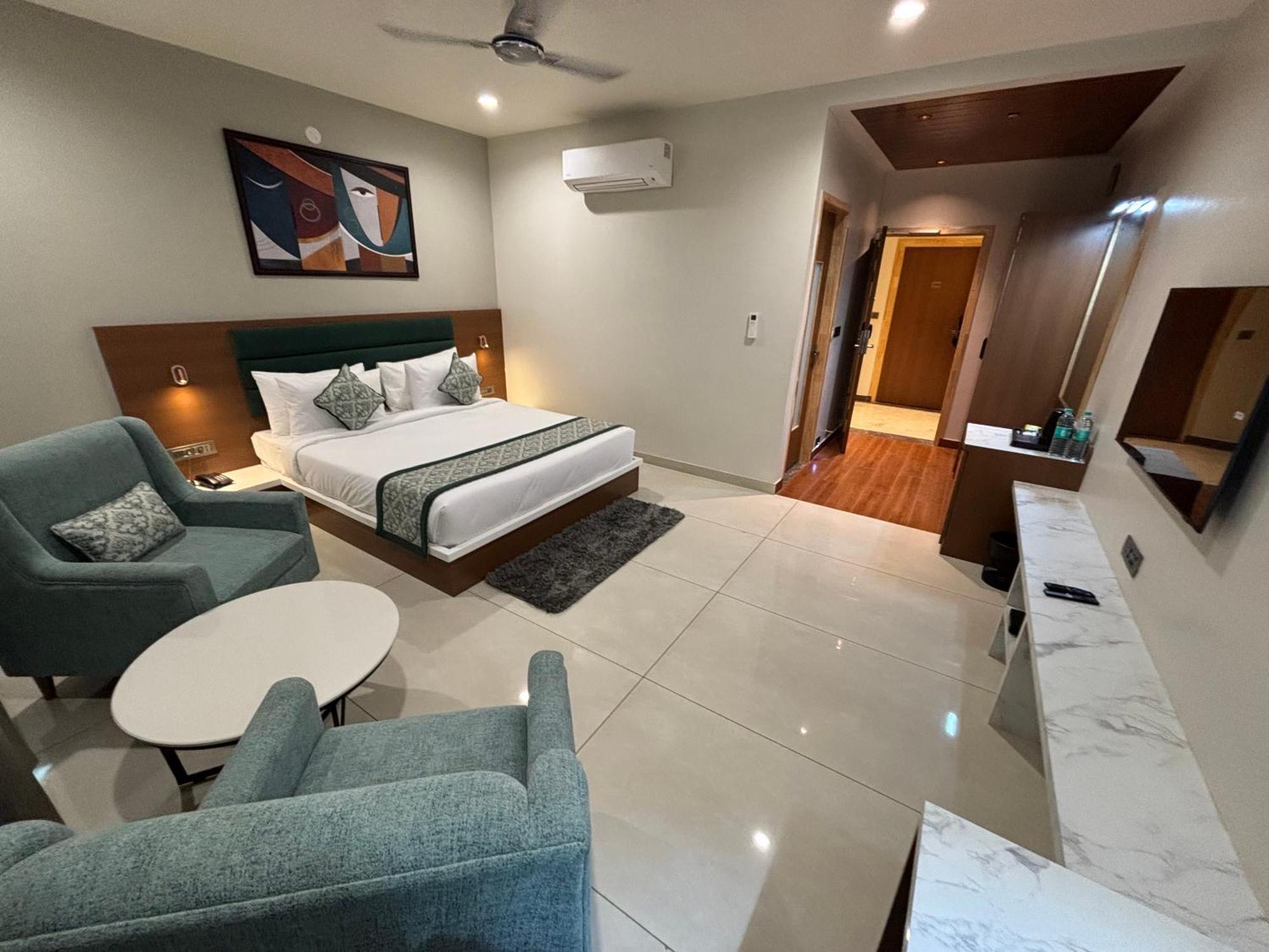 Hotel The Crown Inn Jhunjhunu Zewnętrze zdjęcie