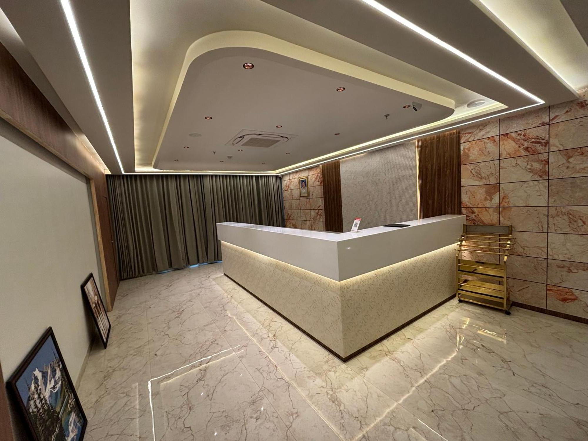 Hotel The Crown Inn Jhunjhunu Zewnętrze zdjęcie