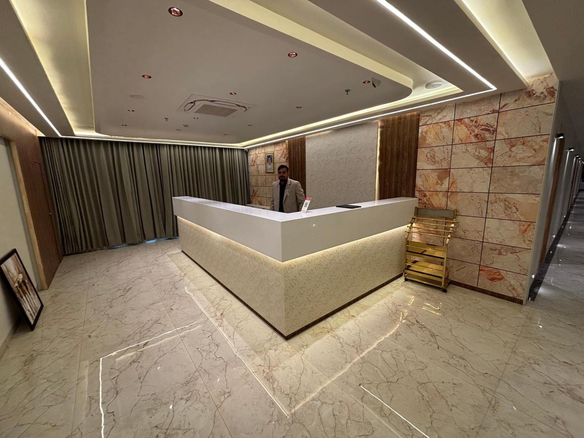 Hotel The Crown Inn Jhunjhunu Zewnętrze zdjęcie