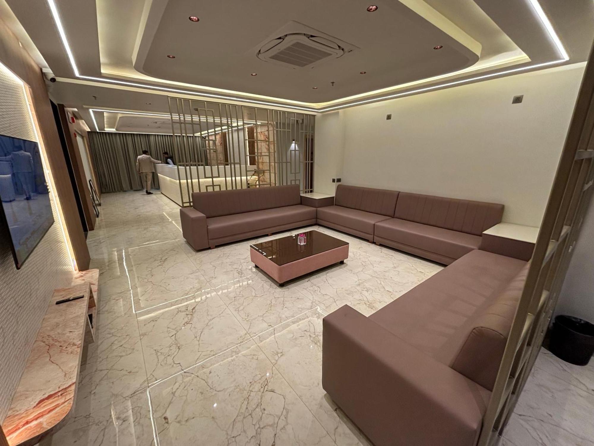 Hotel The Crown Inn Jhunjhunu Zewnętrze zdjęcie